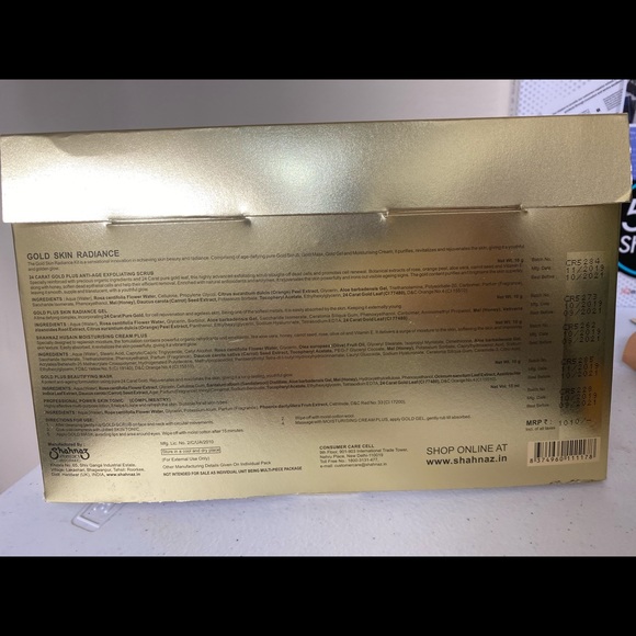 Shahnaz Husain Gold Facial Kit - Picture 3 of 3
